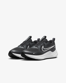 NIKE Cosmic Runner Kinder Laufschuhe 