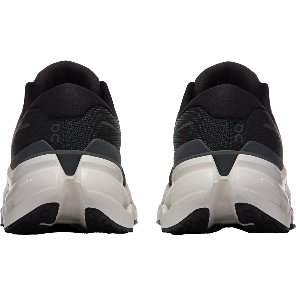 ON Cloudrunner 3 