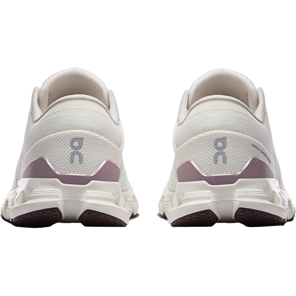 ON Running Fitness Schuhe Damen Cloud X 4 9,5